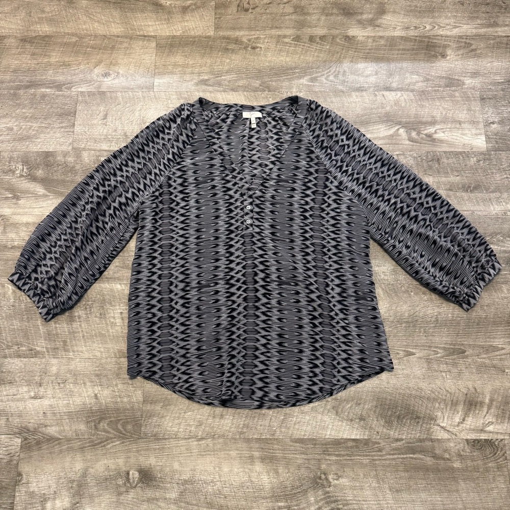 Joie 100% Silk 3/4 Sleeve V-neck Gray/Black Blouse Sz. M Animal Print